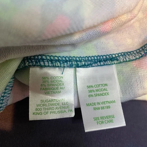 Lilly Pulitzer - Luxletic Blythe Pullover UPF 50 Size L. Multi Tiny Garden - Picture 5 of 5